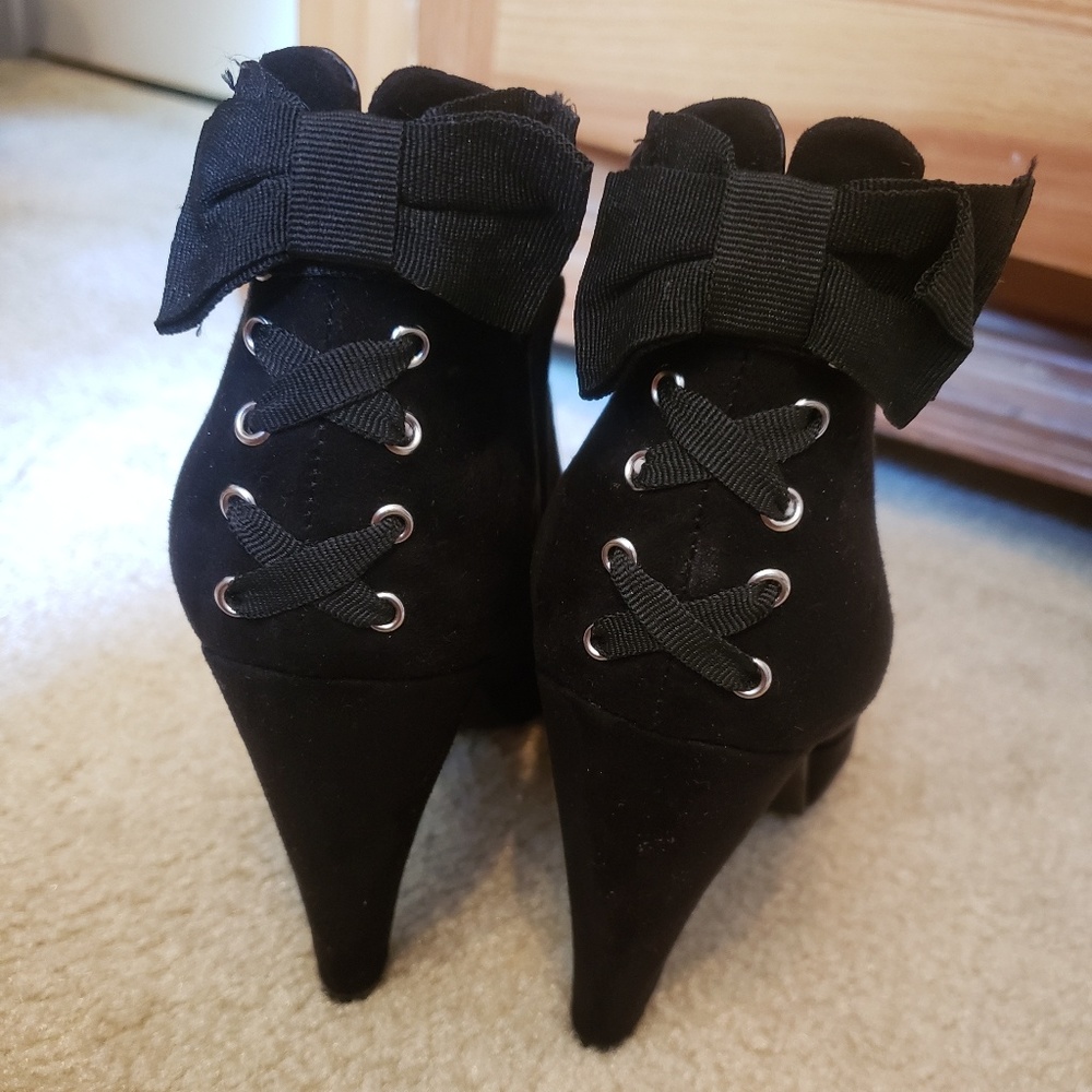 New Guess Booties